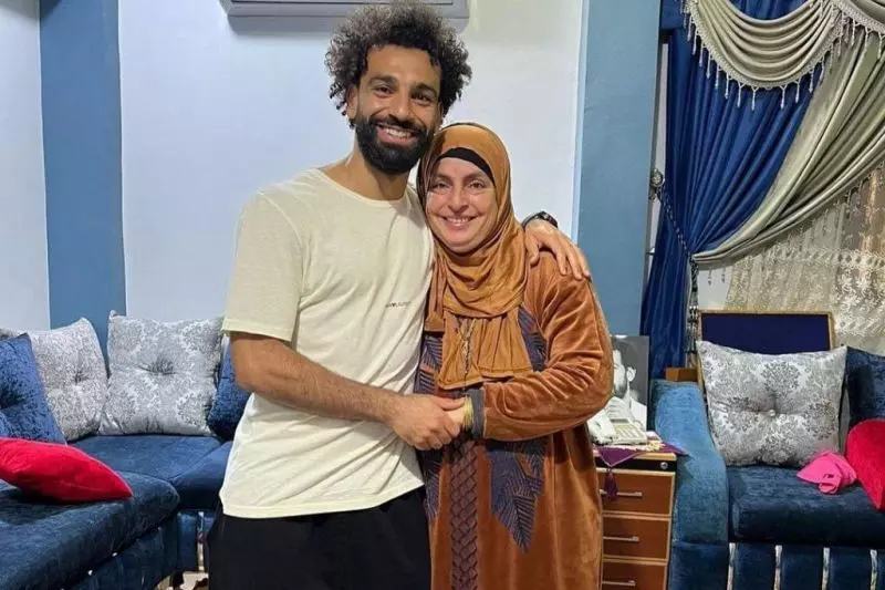 محمد صلاح و مادرش