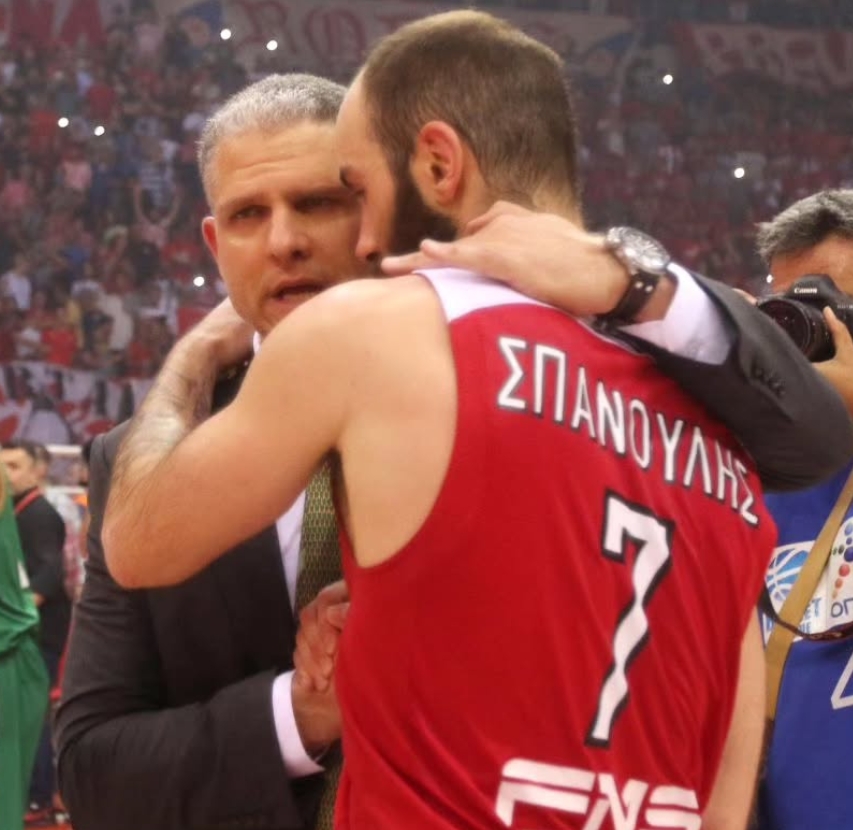 والپیپر سوتیریس مانولوپولوس