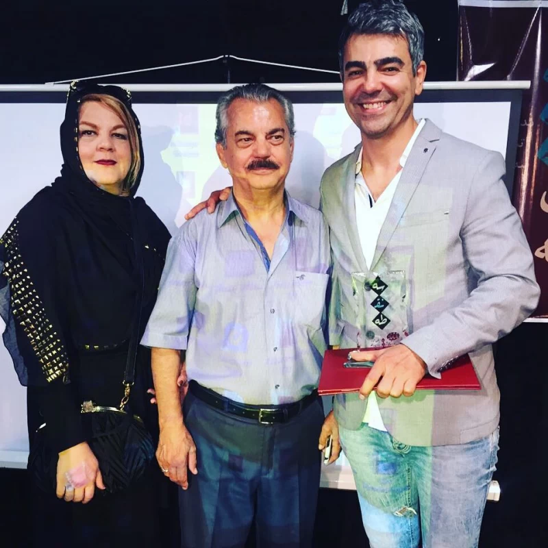 عکس بهزاد خلج با پدر و مادرش