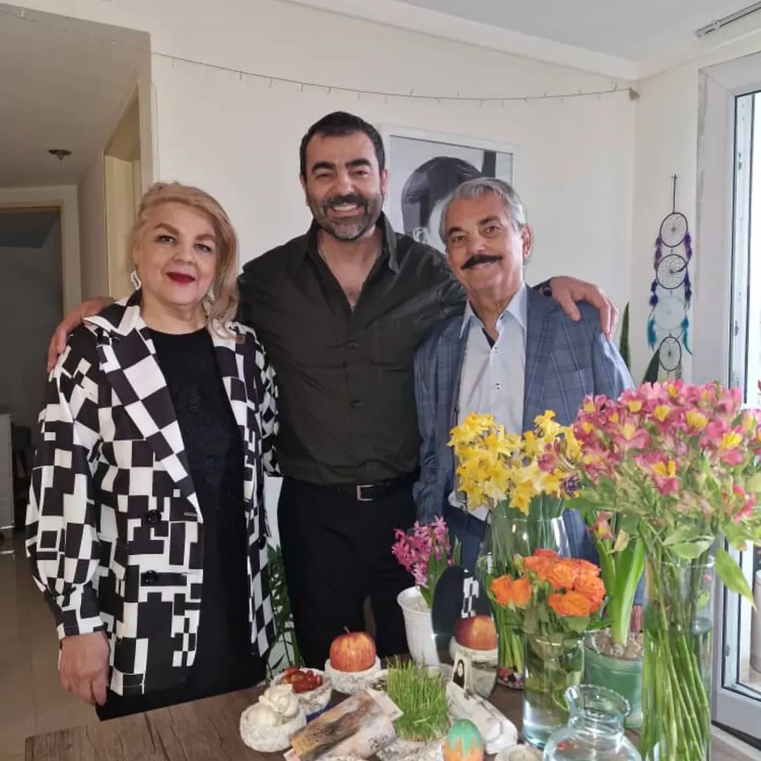 بهزاد خلج با خانواده