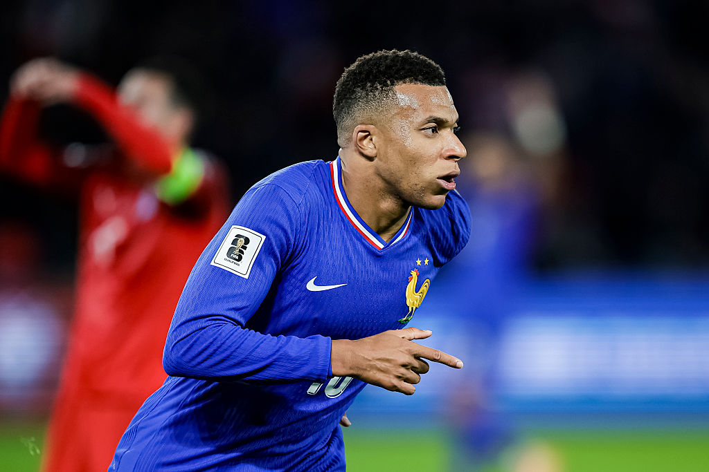 واکنش هواداران امباپه به ترانه رپر فرانسوی واکنش هواداران امباپه به ترانه رپر فرانسوی