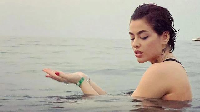 عکس بازیگران زن ایرانی در استخر