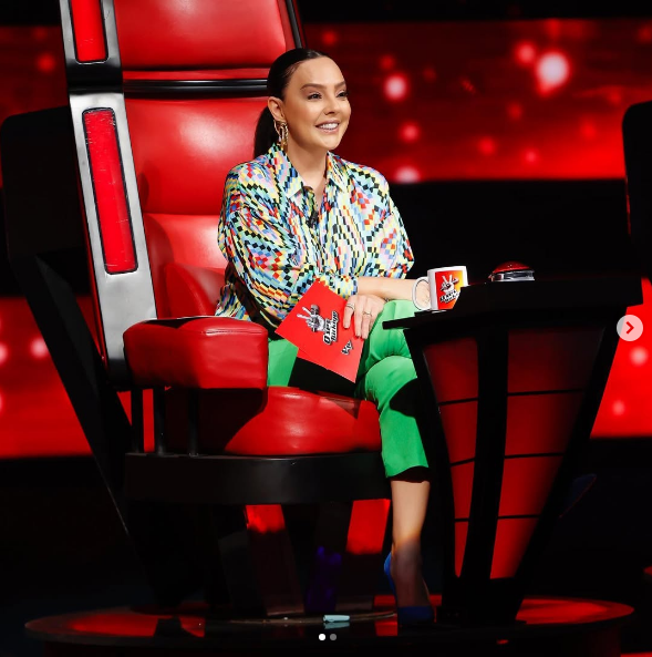 عکس ابرو گوندش خواننده عکس ابرو گوندش خواننده